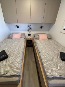 NEW Deluxe house BARKA with JACUZZI