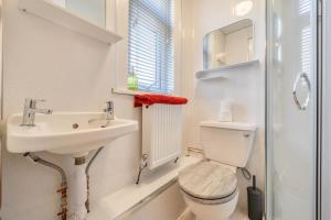 First Floor Studio Apartment at Sea-Cote