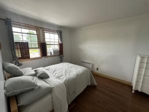 5 BDRS Farmhouse, Hiking, animals, Safari, Border