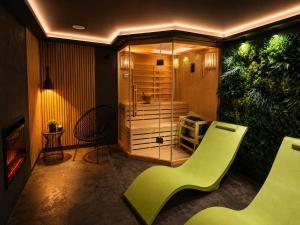 GreenHouse pool & spa