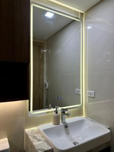 Luxury Apartment Suite 3 at Park McKinley West