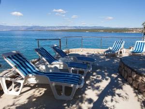 Apartmens Villa M with pool on the beach