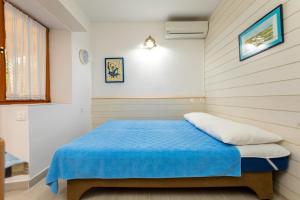 Apartmens Villa M with pool on the beach