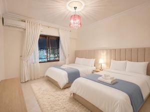 Costa Azul Tanger - View & Side Beach Family Appartement - Cornich Malabata - 3Min TGV - Piscine & Fast Wifi & Parking