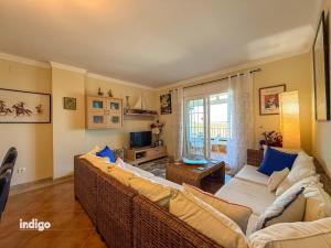 Marina View Apartment - Sleeps 4 - GRO01