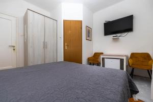 Double bedroom in center