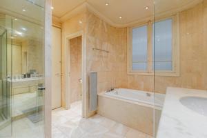 Champ-Elysée Monceau