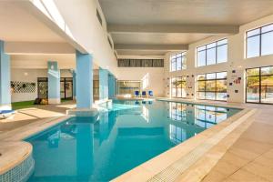Premium Sea View Flat - 3 Pools, Jacuzzi & Hotel Bar