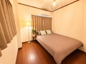 LEON RESORT HOTEL Max14people Shinosaka 1min Higashimikuni 4min Umeda 7min Nanba Shinsaibashi 14min USJ Great location Private House 最大14名 新大阪 新幹線 東三国 梅田 心斎橋 難波 立地最高 大阪観光