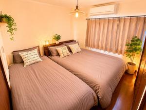 LEON RESORT HOTEL Max14people Shinosaka 1min Higashimikuni 4min Umeda 7min Nanba Shinsaibashi 14min USJ Great location Private House 最大14名 新大阪 新幹線 東三国 梅田 心斎橋 難波 立地最高 大阪観光