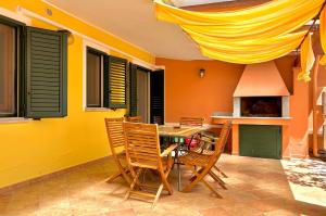 FaMi Beach House