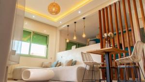 Sunny Flat w Terrace & Private Underground Parking