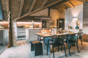 Quiet and elegant apartment in Passy