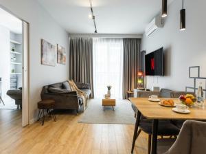 Urban Chic - Two Bedrooms Apartment - City Center - Sienna street