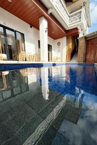 Nengahs Hideaway