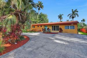 Hollywood Beach Area King Bed 2BR Home Near Broadwalk Comfortable Stay with Great Wifi