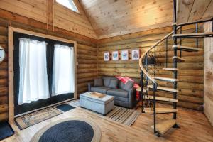Log cabin with SPA, pool, and small beach