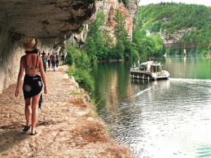 Maisons de vacances Lovely family home near St Cirq La Popie with private pool : photos des chambres