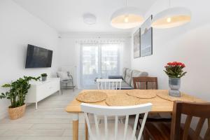 Apartament HONKENIA Gardenia Dziwnów 20 m do plaży z widokiem na morze EPapartamenty