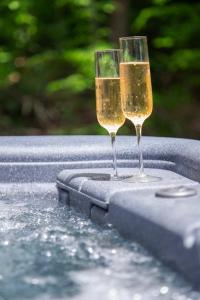 Valhalla Tremblant -Jacuzzi -Barrel sauna -Fireplace