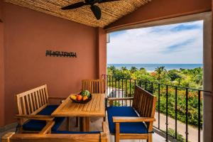 Ocean View Condo Walk to the Beach FREE Pickleball