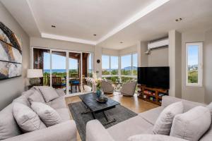 Ocean View Condo Walk to the Beach FREE Pickleball