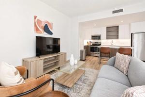 City Apt with Gym & Courtyard