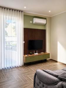 The Green Cove by Wave Apartments