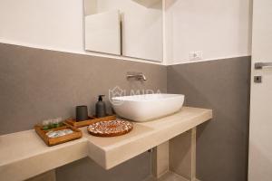 Acquaviva Rooms & Apartment
