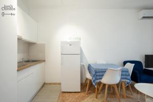 Jonis Small Condo