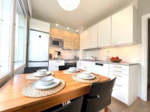 Spacious City Apartment Near Nature & Metro