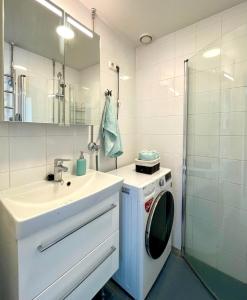 Spacious City Apartment Near Nature & Metro