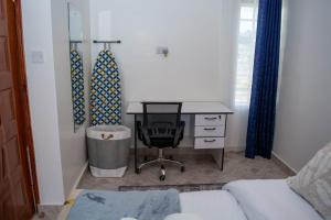 Golden CW 2BR Naka with a Baby cot, Lake Nakuru View