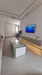 Mediterranean Escape Colina smir solo familias