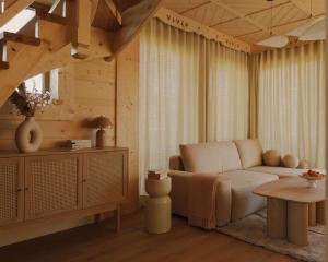 Lovelia Luxury Chalet & Jacuzzi