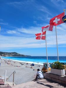 Beautiful studio with AC few minutes away to the beach