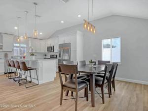 3 Bd 2 Ba Steps To Cocoa Beach! 349 No