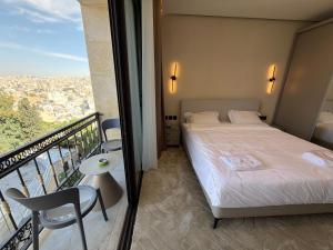 401 tara-JRE Jabal Al Lweibdeh with stunning view