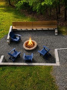 Large House! Family Friendly! Games & Firepit!