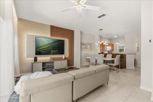 3 Bd 25 Ba Bella Vida 4534 Ac