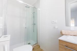 Casa Azul - Beach Studio with Patio & Beach Access