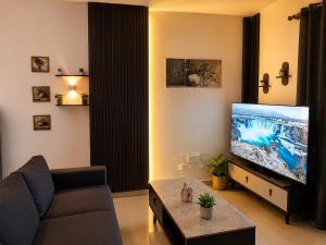 Green & Sea View Apartment with Large Terrace