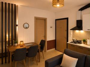 Green & Sea View Apartment with Large Terrace