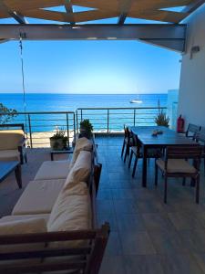 Gonis Suites