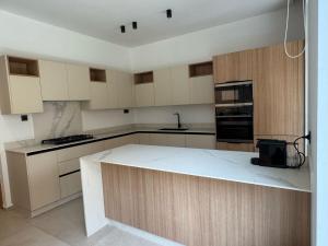 Charming Cozy Home Steps from Noria Golf & Oasiria