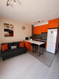 Comfortable apartment next to the pools
