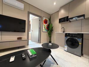 410 tara-JRE Jabal Al Lweibdeh with stunning view