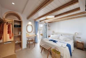 Flisvos Riviera Suite