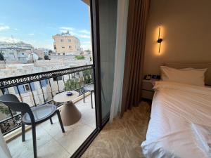 411 tara-JRE Jabal Al Lweibdeh with stunning view