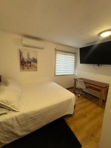 Hostal Almendral